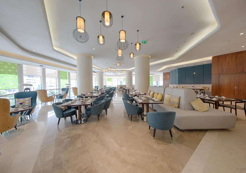 المطاعم وتجارب الطعام