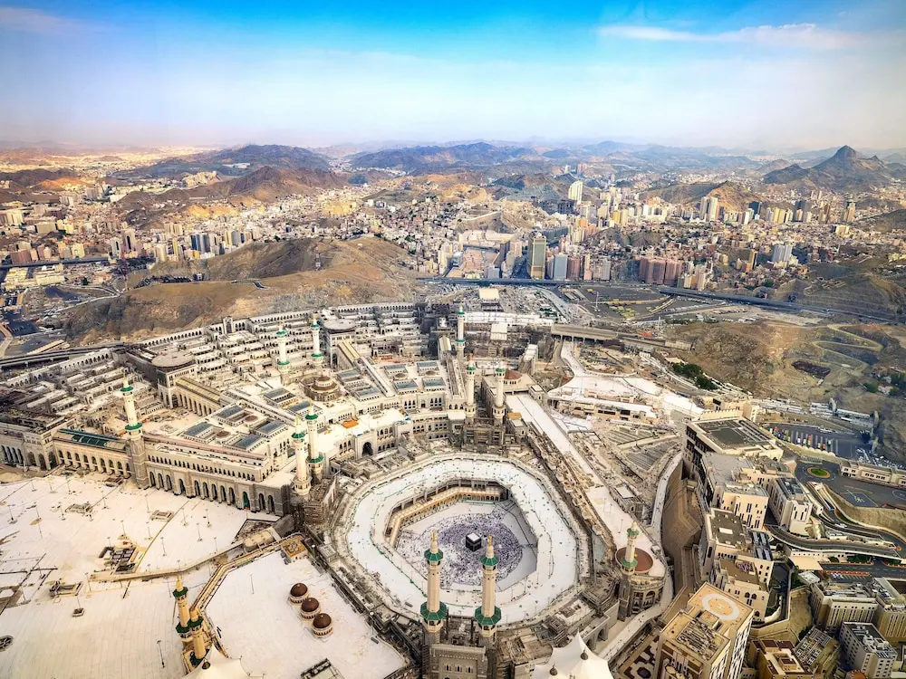 إطلالات
