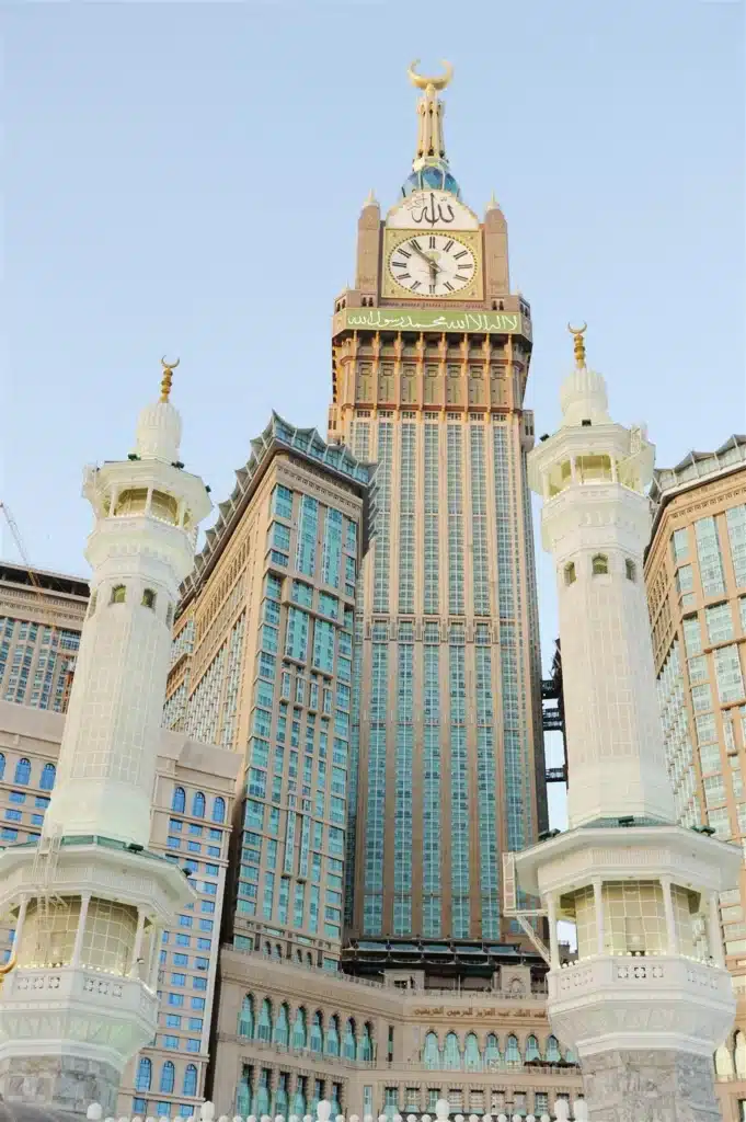 إطلالات