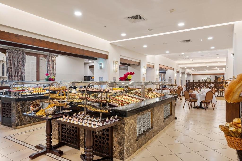 المطعم والطعام