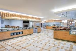المطاعم وتجارب الطعام