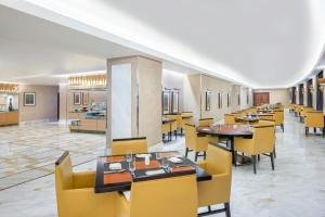 المطاعم وتجارب الطعام