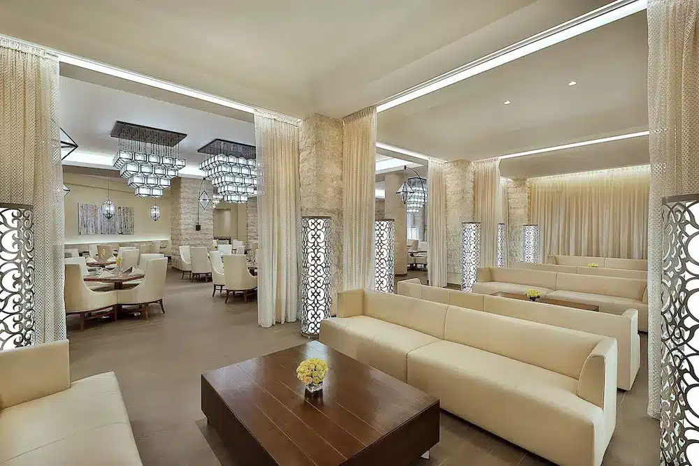 مطعم